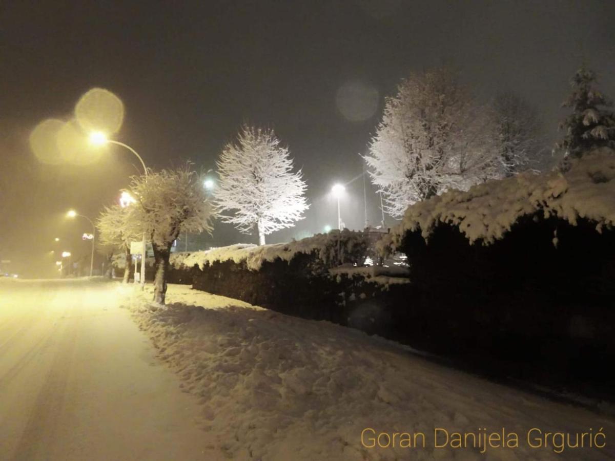 Zimski San Ravna Gora Esterno foto