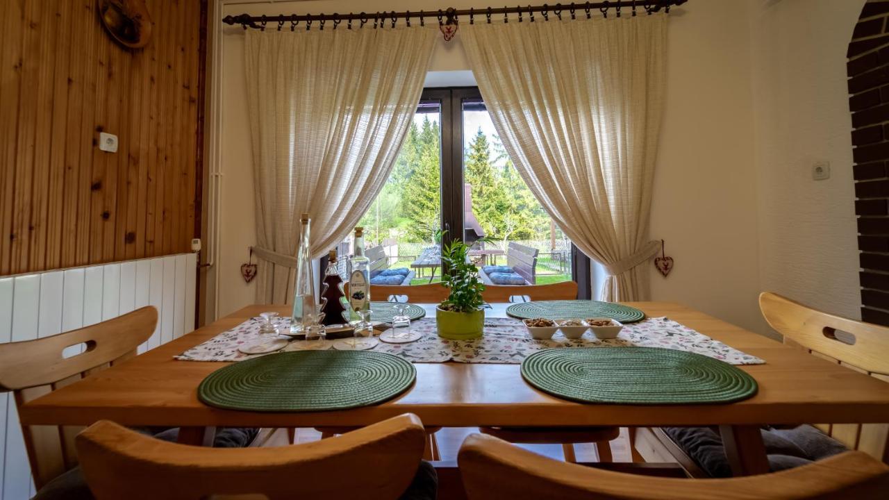Zimski San Ravna Gora Esterno foto